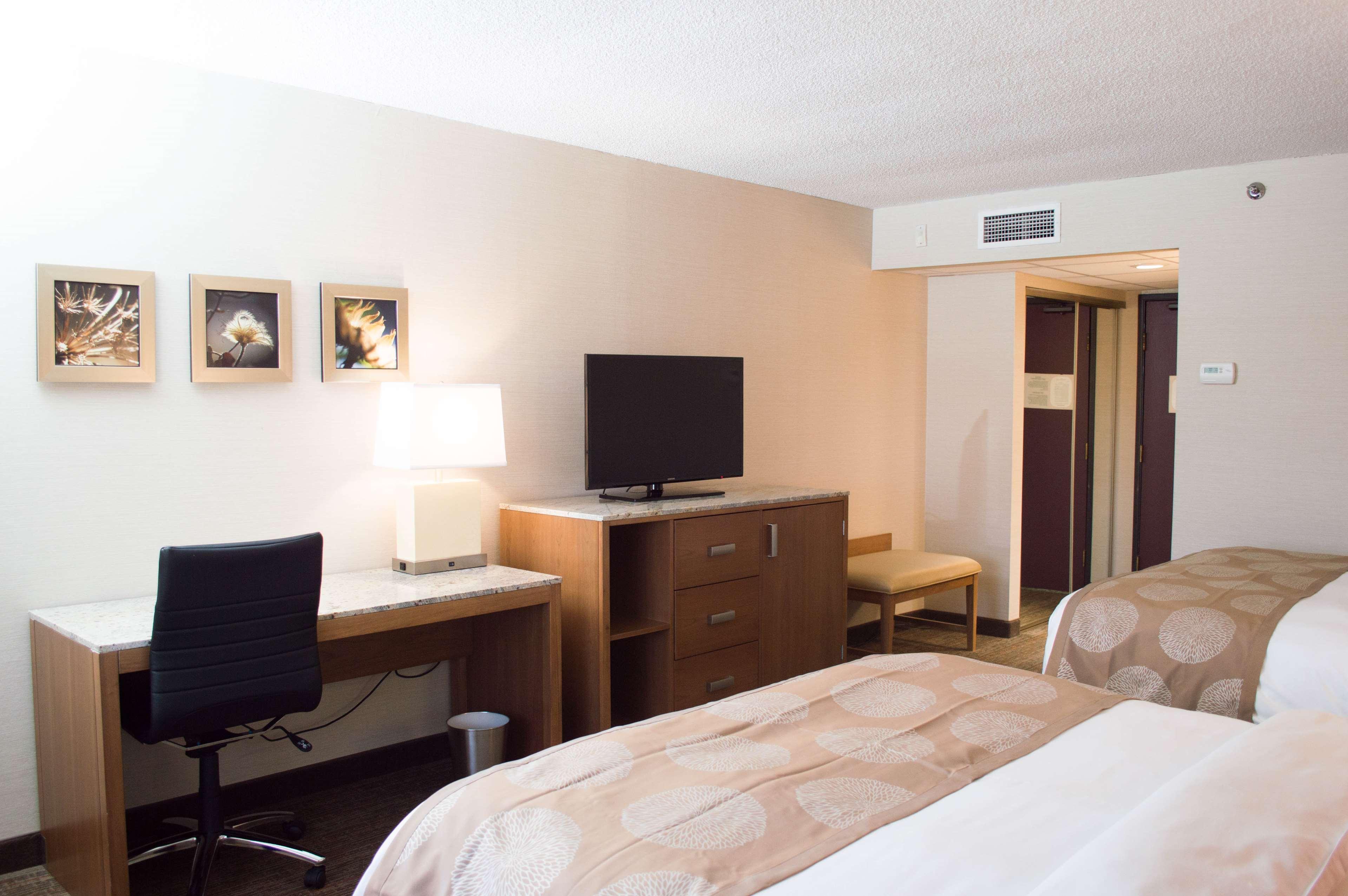 Radisson Hotel Detroit-Farmington Hills Extérieur photo