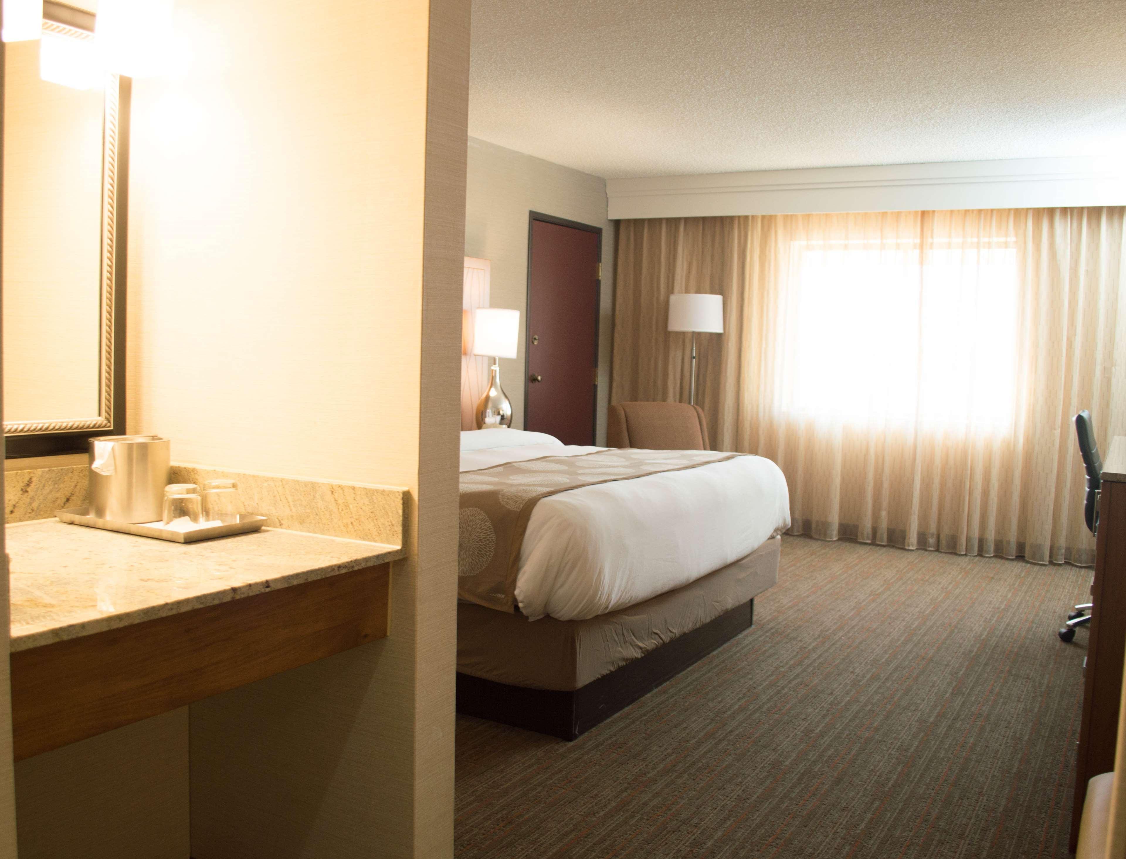 Radisson Hotel Detroit-Farmington Hills Extérieur photo
