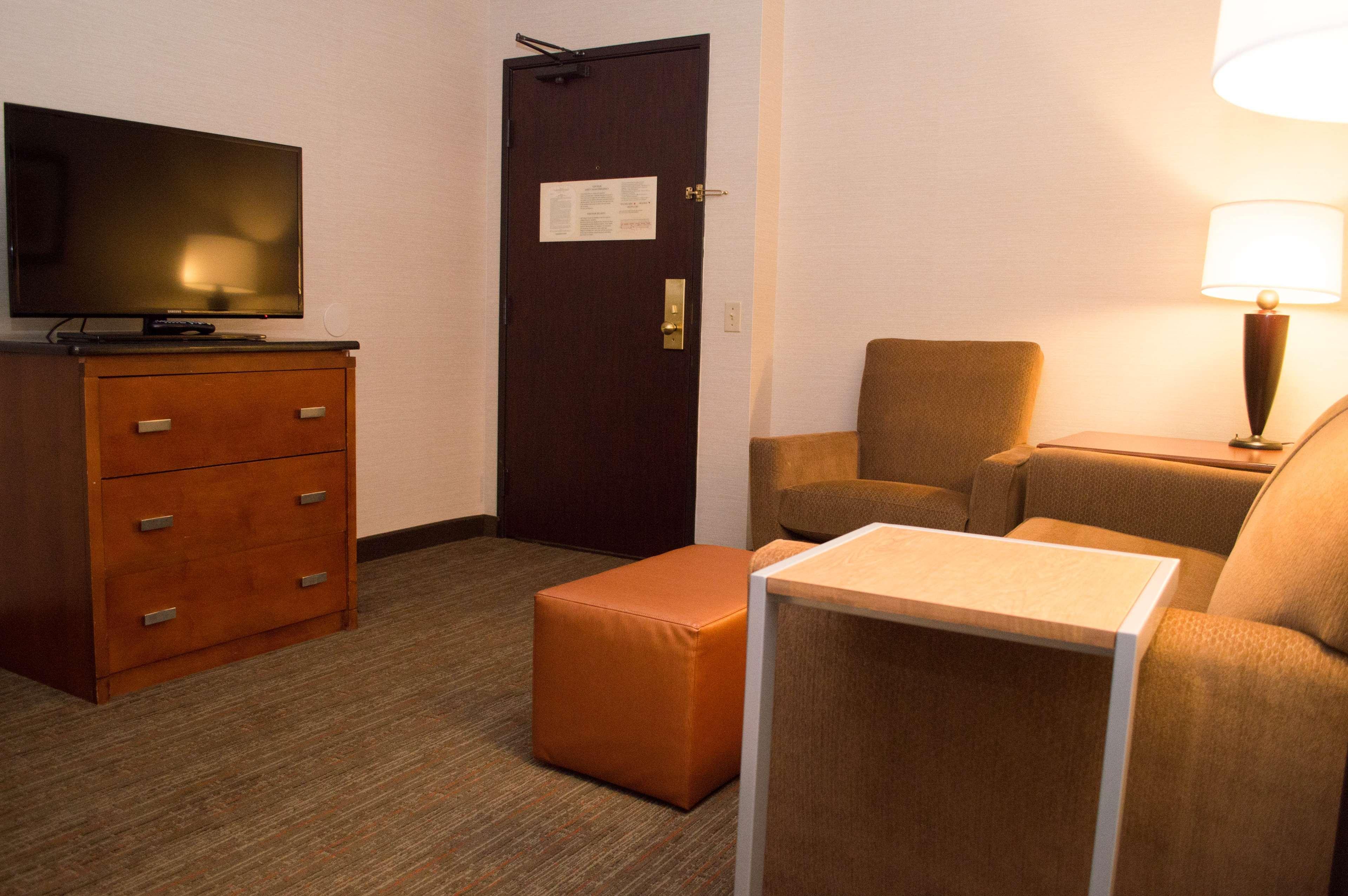 Radisson Hotel Detroit-Farmington Hills Extérieur photo