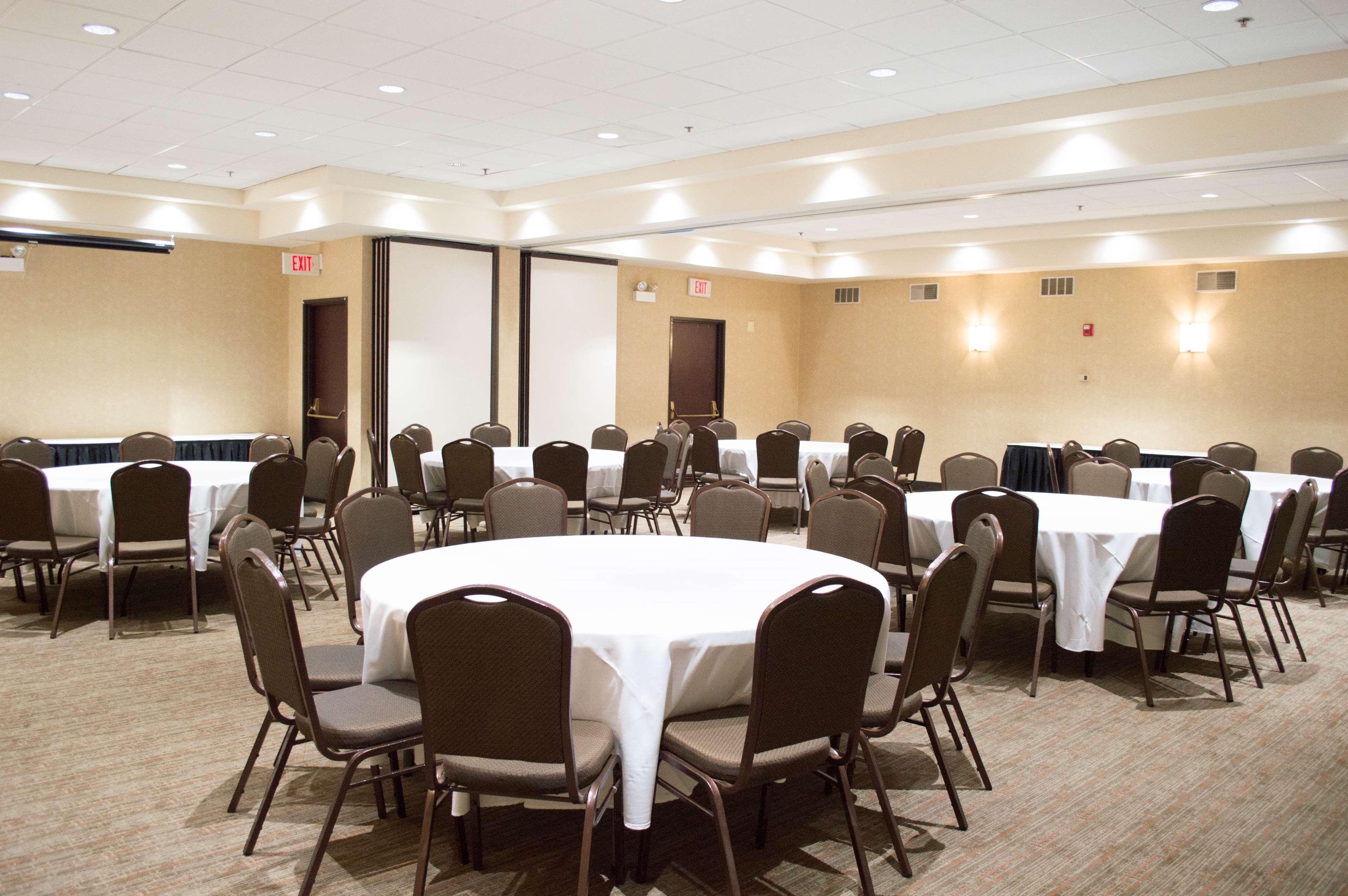 Radisson Hotel Detroit-Farmington Hills Extérieur photo