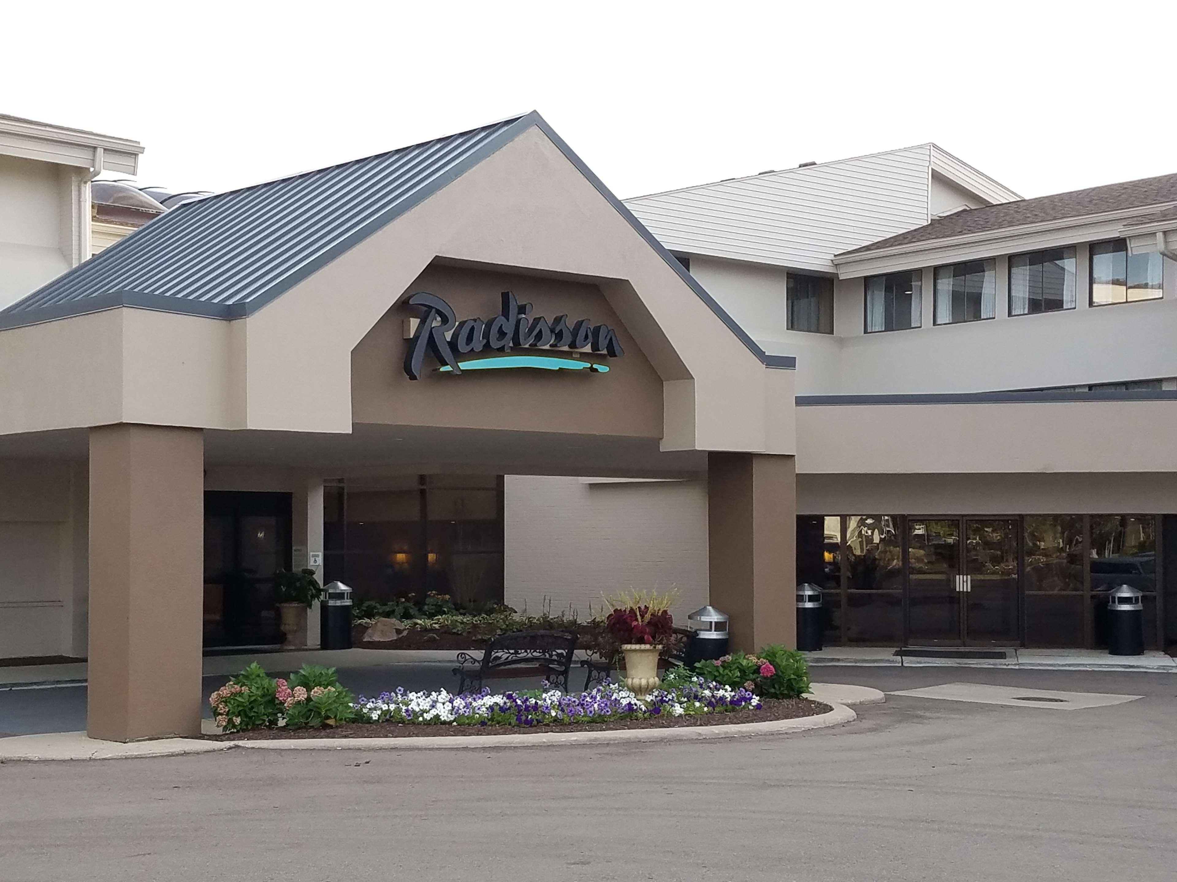 Radisson Hotel Detroit-Farmington Hills Extérieur photo