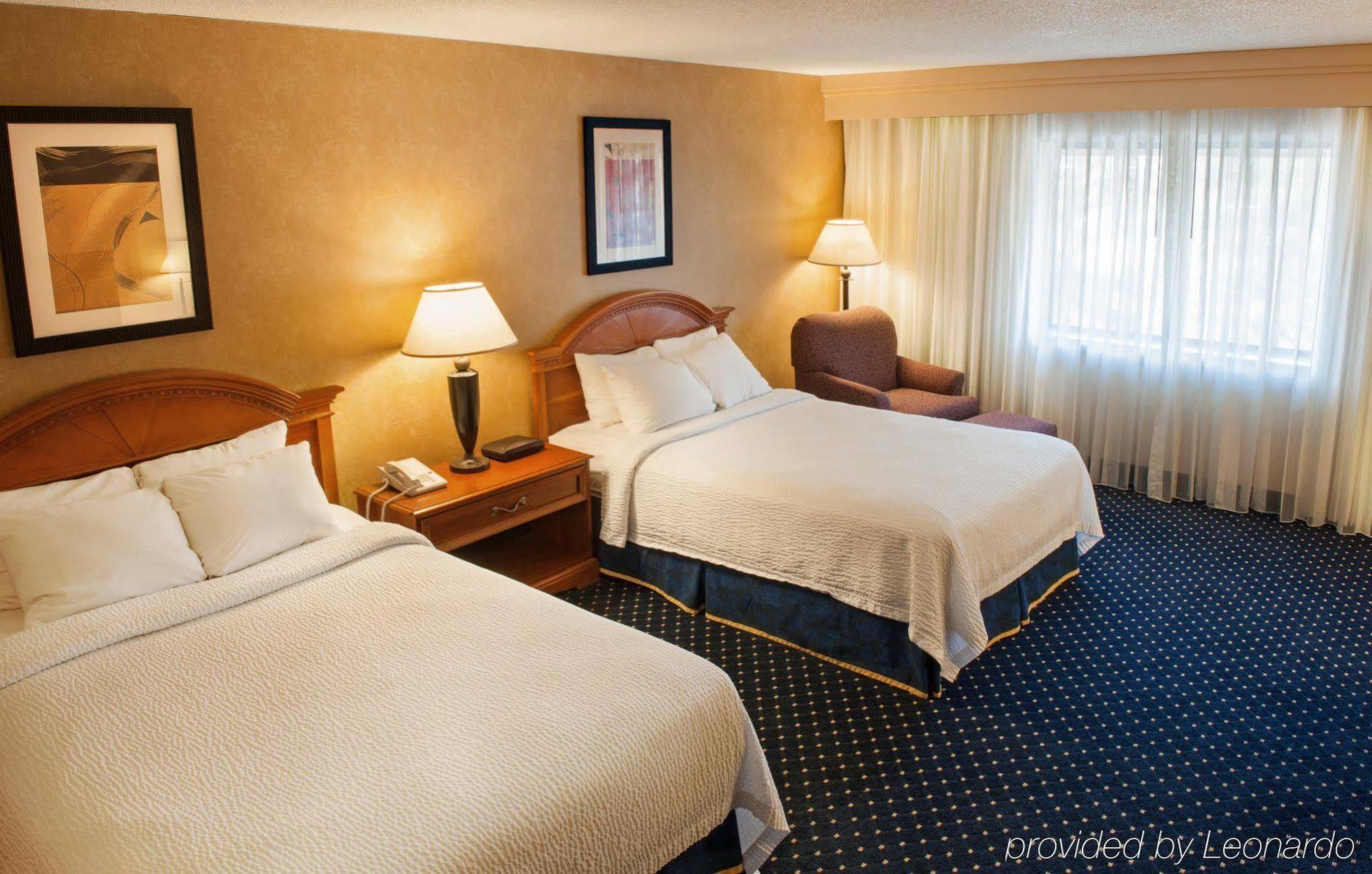 Radisson Hotel Detroit-Farmington Hills Extérieur photo