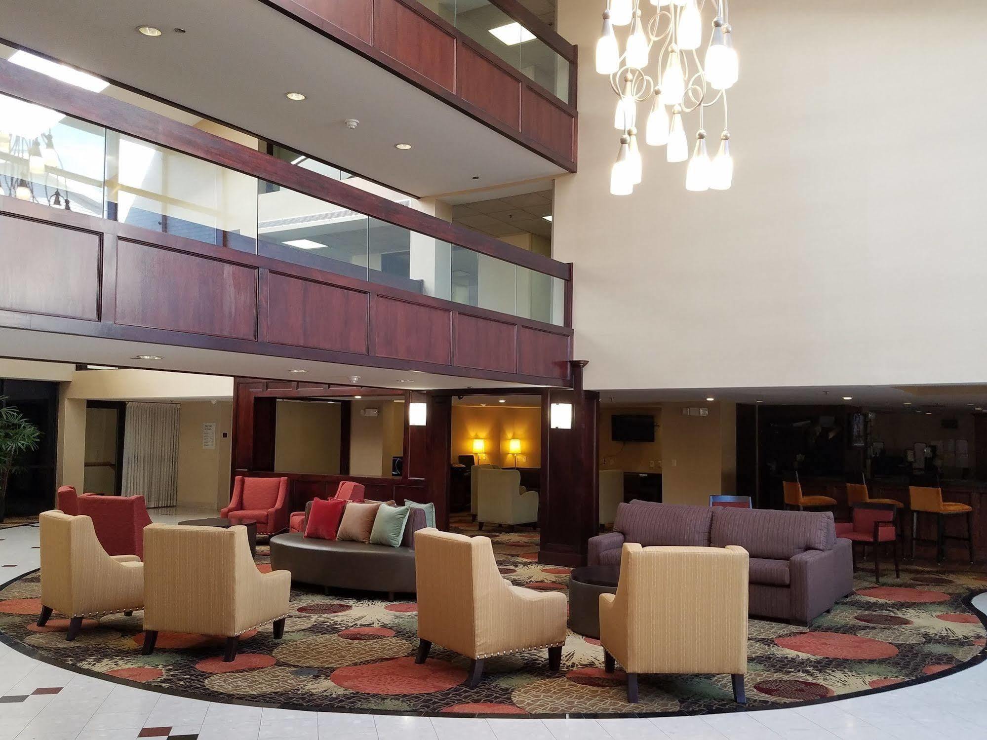 Radisson Hotel Detroit-Farmington Hills Extérieur photo