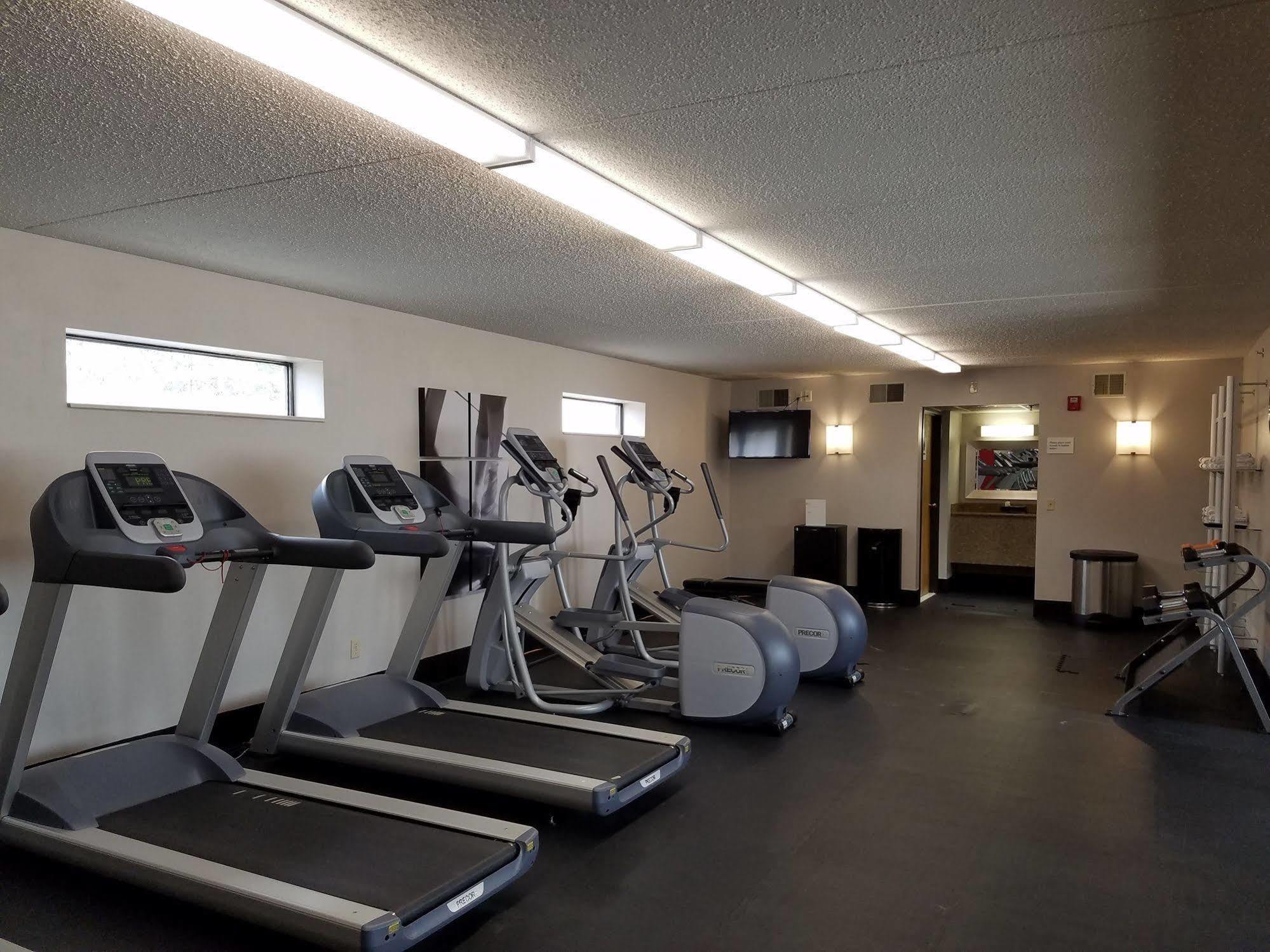 Radisson Hotel Detroit-Farmington Hills Extérieur photo