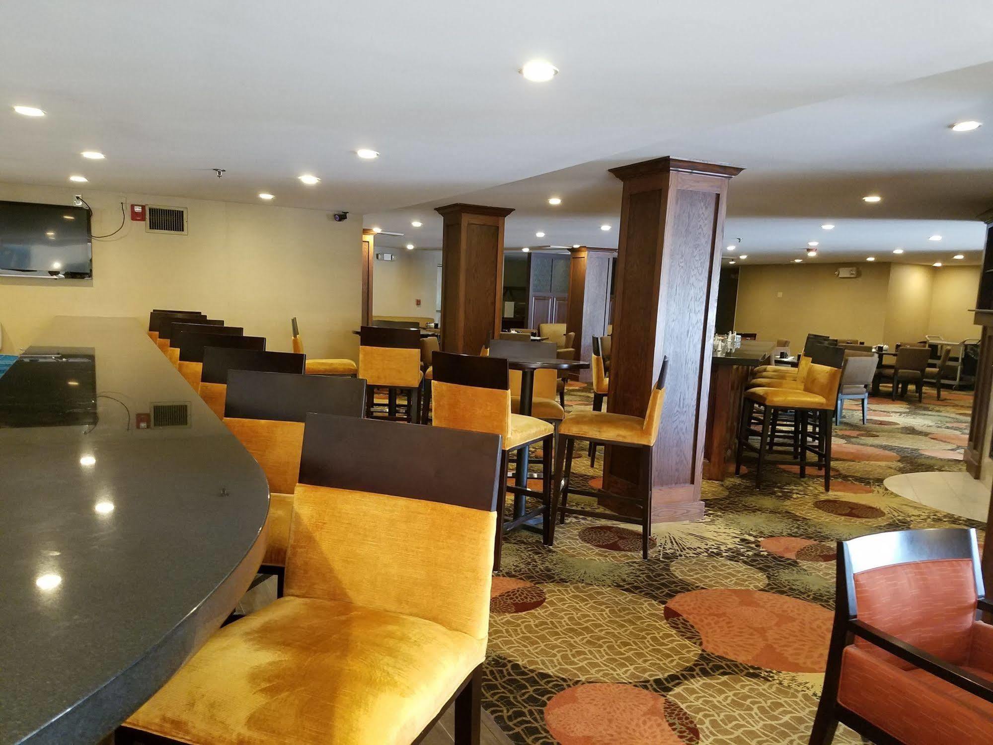 Radisson Hotel Detroit-Farmington Hills Extérieur photo