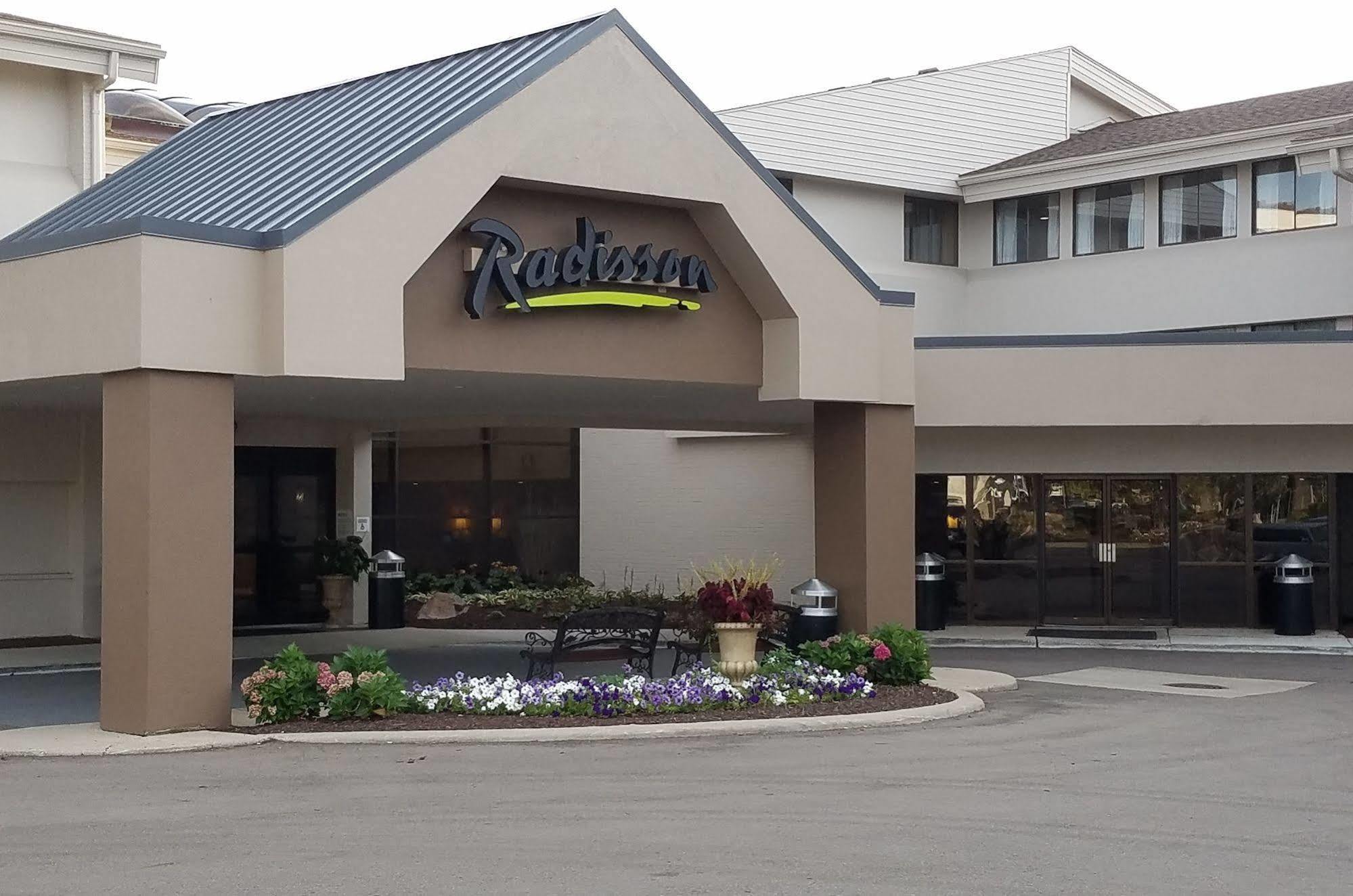 Radisson Hotel Detroit-Farmington Hills Extérieur photo