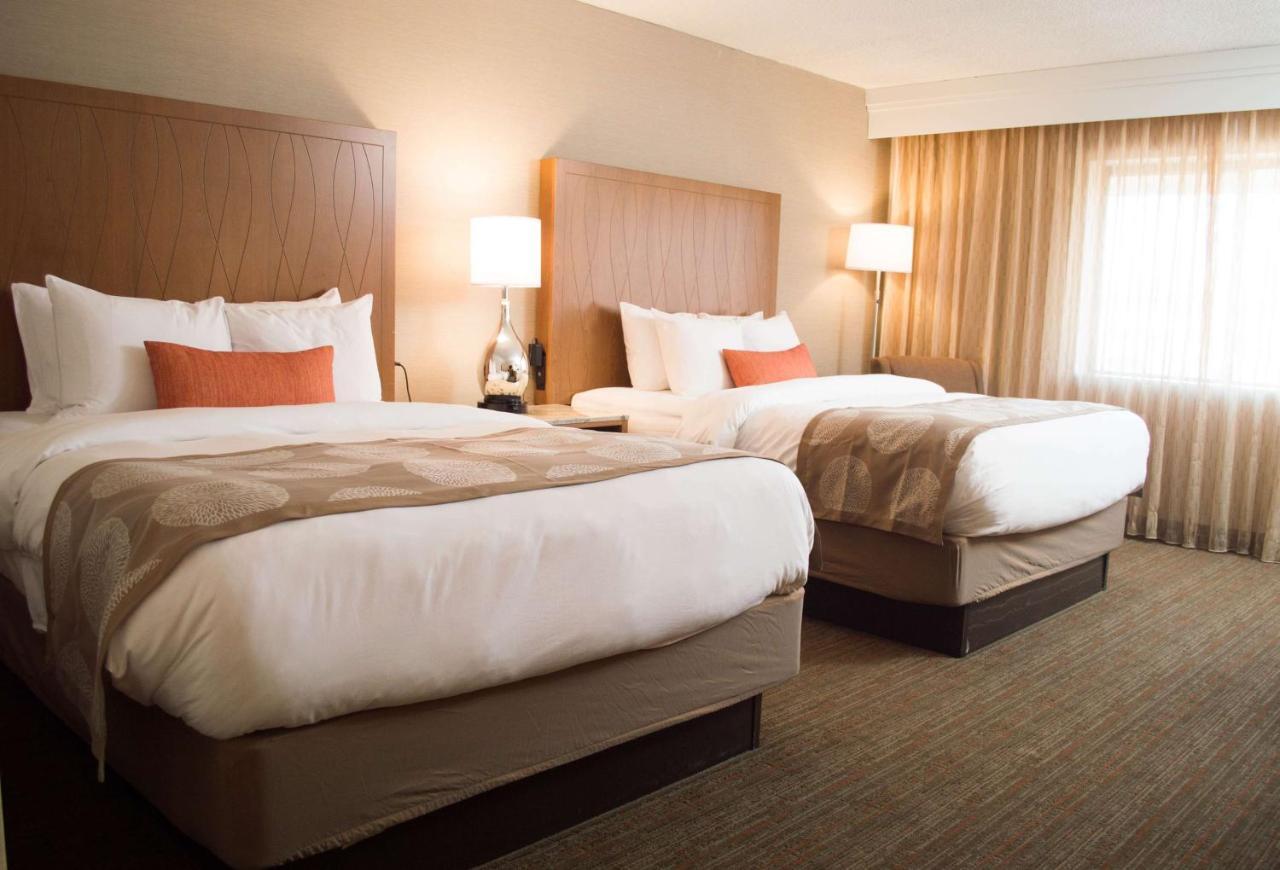 Radisson Hotel Detroit-Farmington Hills Extérieur photo